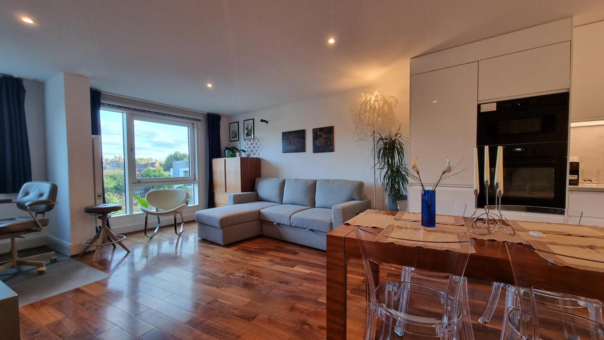 Bridge Spacious Apartment