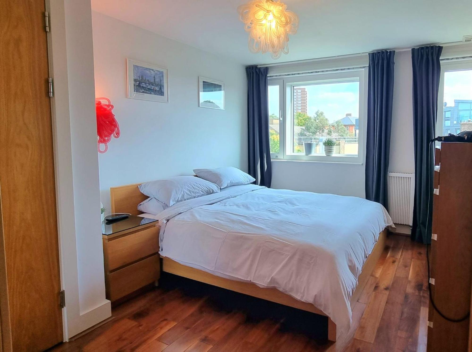 Bridge Spacious Apartment London